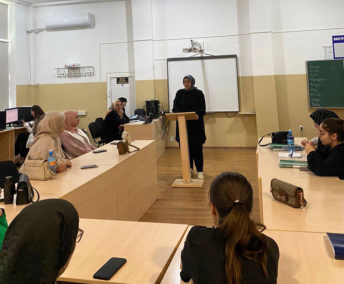 Предстоящую преддипломную практику среди студентов 4 курса направления «Преподавание в начальных классах» обсудили накануне в ходе конференции